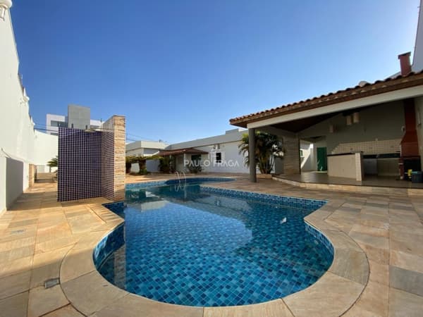 Casa em Passos - Novo Mundo