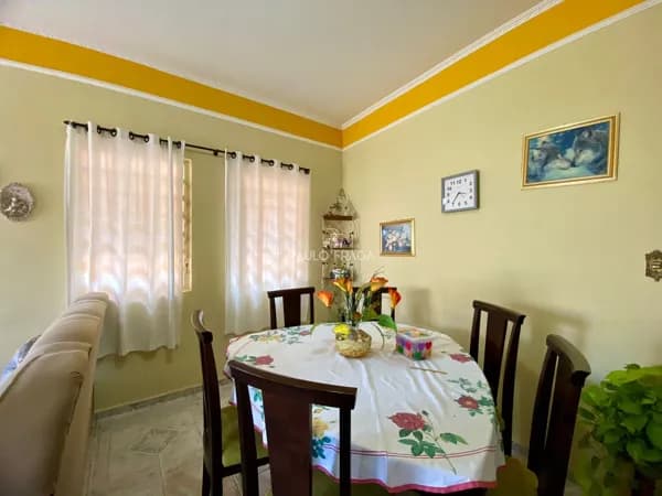 Casa em Passos - Novo Mundo
