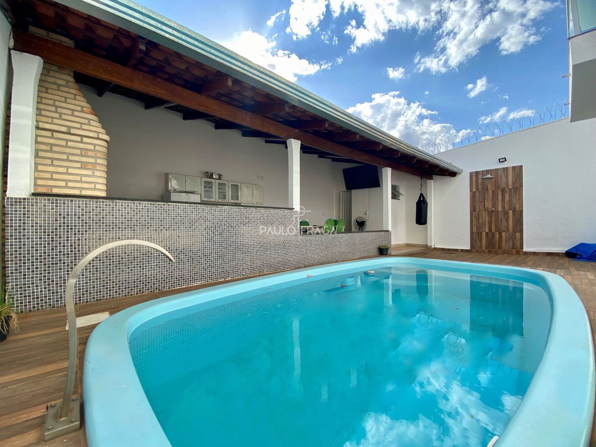 Casa em Passos - Novo Mundo