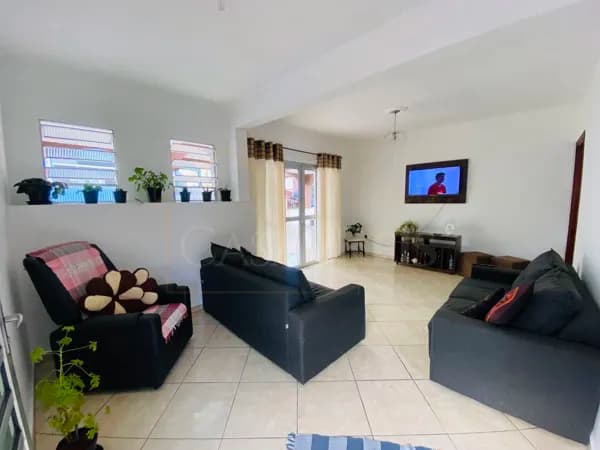 Casa/Ponto Comercial a Venda na Zona Leste