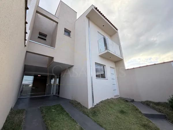 Sobrado em Poços de Caldas - Jardim Bandeirantes