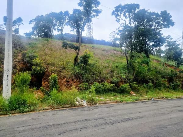 Terreno Aclive