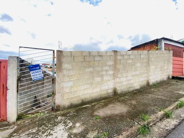 Terreno Murado na Zona Oeste