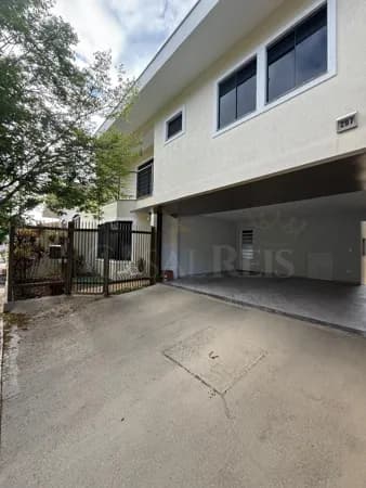 Casa Sobrado próximo ao Centro