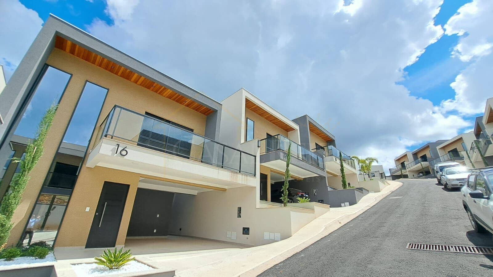 Casa em Condomínio Fechado