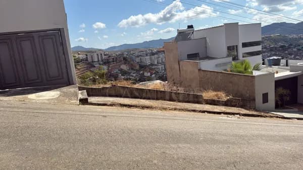Lote/Terreno em Poços de Caldas - Jardim Bandeirantes