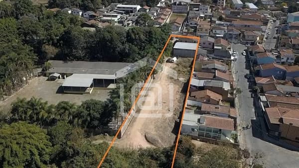 Terreno/Lote na Zona Leste