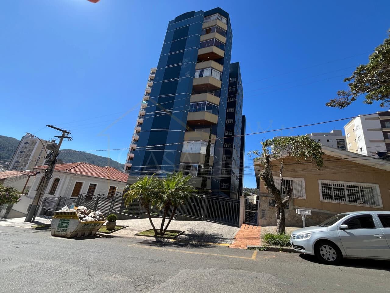 Apartamento com 4 Dorm.