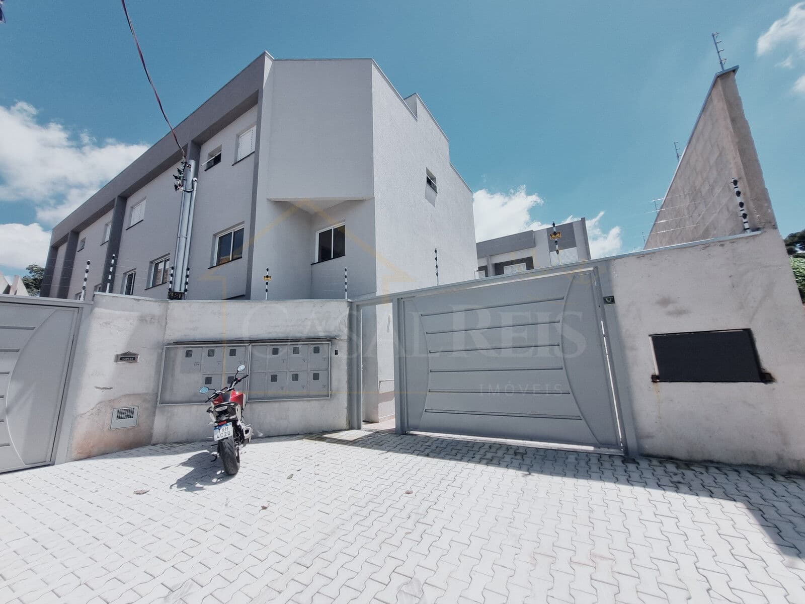 Casa em Condomínio na Zona Leste