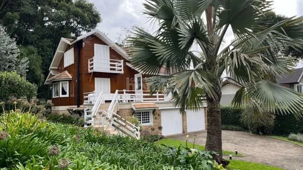 Casa de Alto Padrão em condomínio