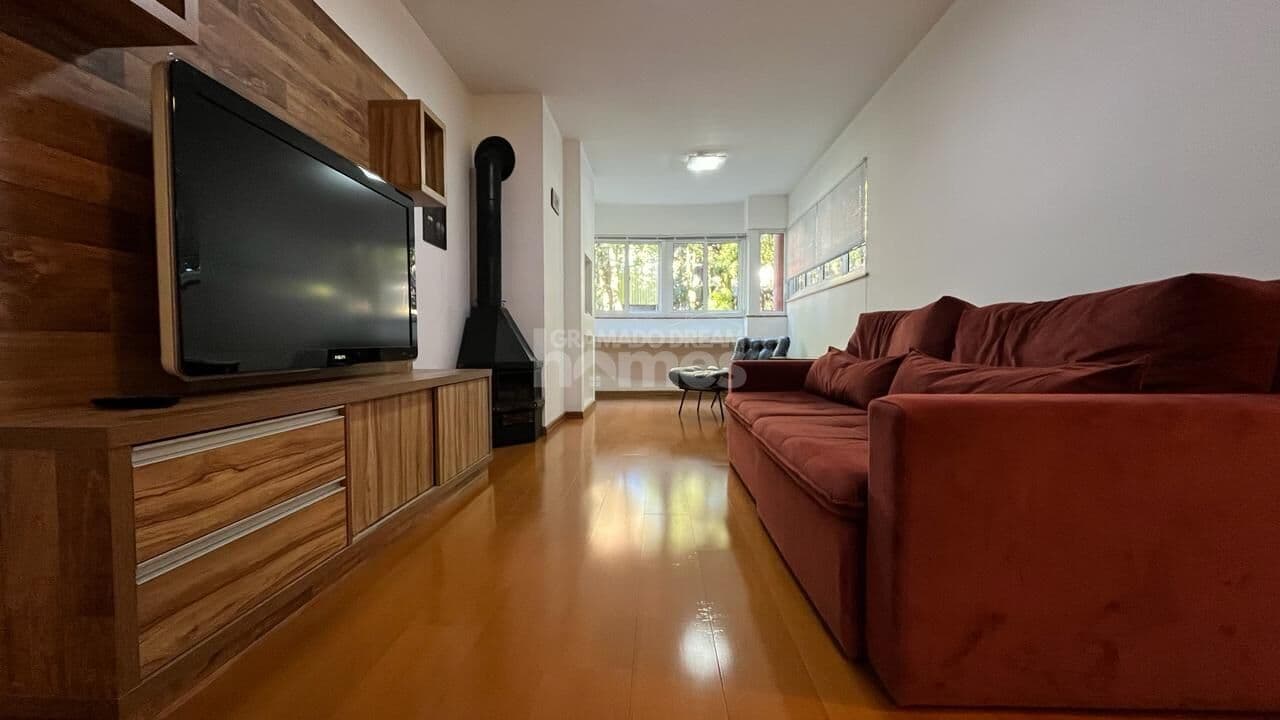 Apartamento com 2 dormitorios no centro de Gramado