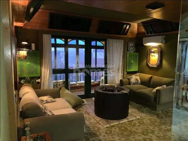 Apartamento com 04 dormitorios em Gramado
