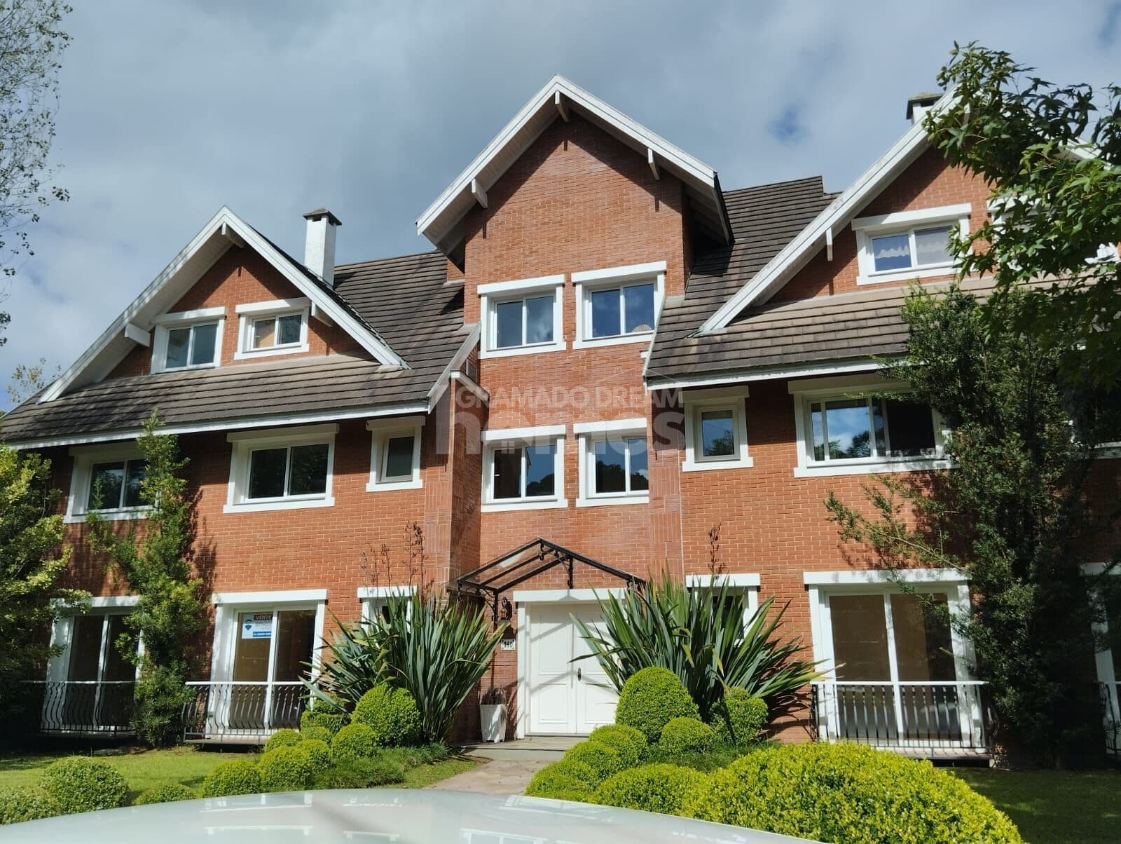 Apartamento de 3 dormitorios em Gramado