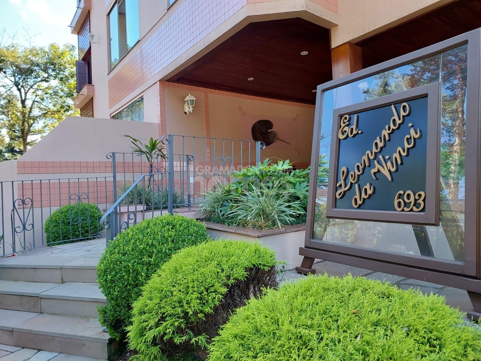 Apartamento 02 dormitorios no Planalto em Gramado