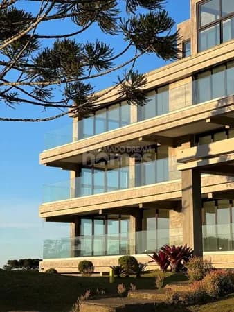 Apartamento de Alto Padrão com 3 suítes no Laken em Gramado