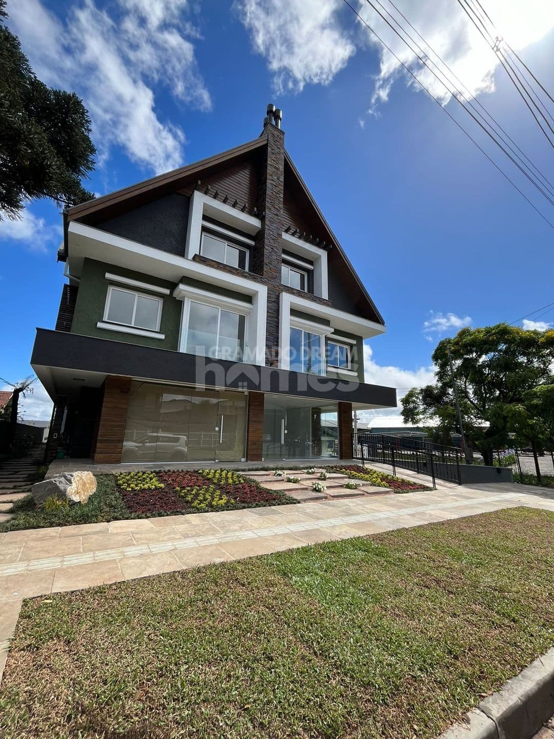 Apartamento com 02 dormitorios no Carniel