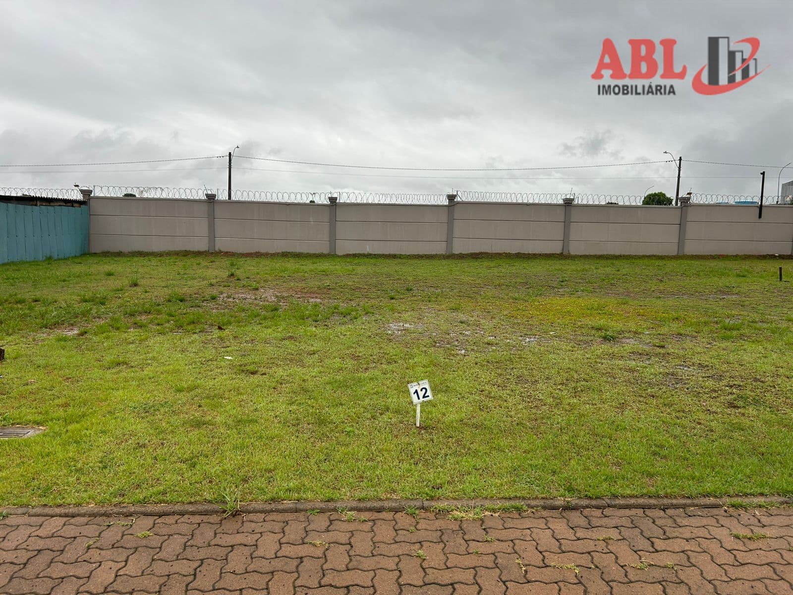 Terreno Plano em Condomínio Fechado Bella Vitta à venda no bairro Central Park - Cachoeirinha/RS