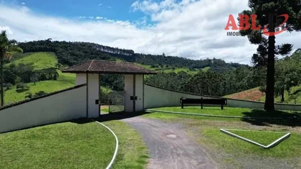 Fazenda/Sítios/Chácaras em Camanducaia - Centro