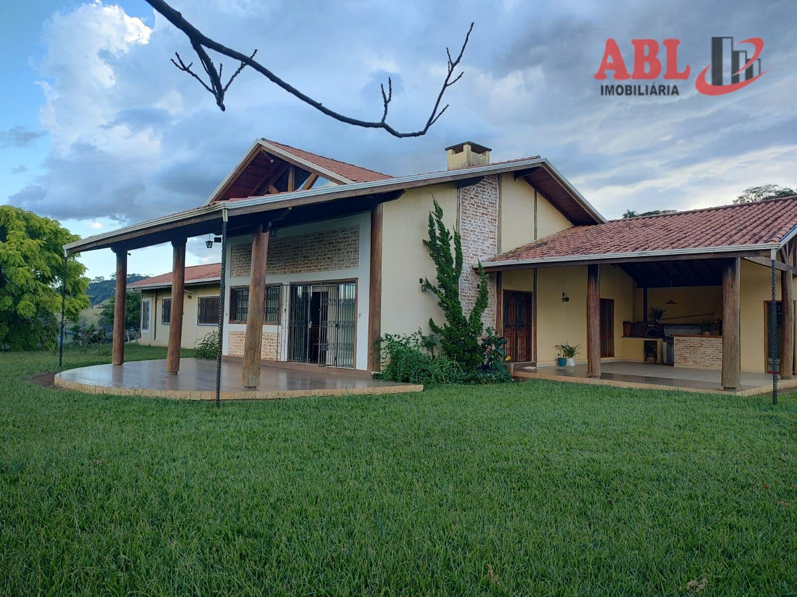 Fazenda/Sítios/Chácaras em Cambuí - Centro