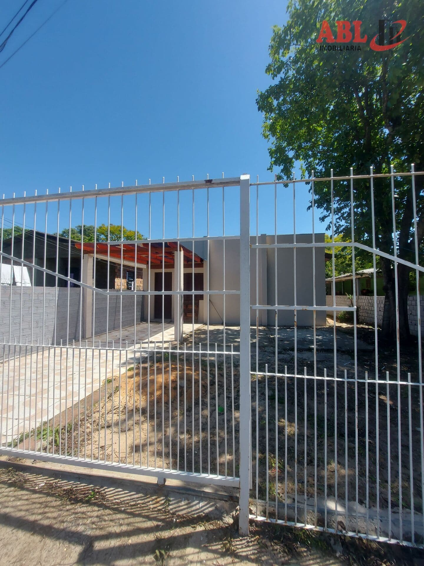 Casa 2 dorimitórios 1suíte Individual no Pátio Terreno 10x30