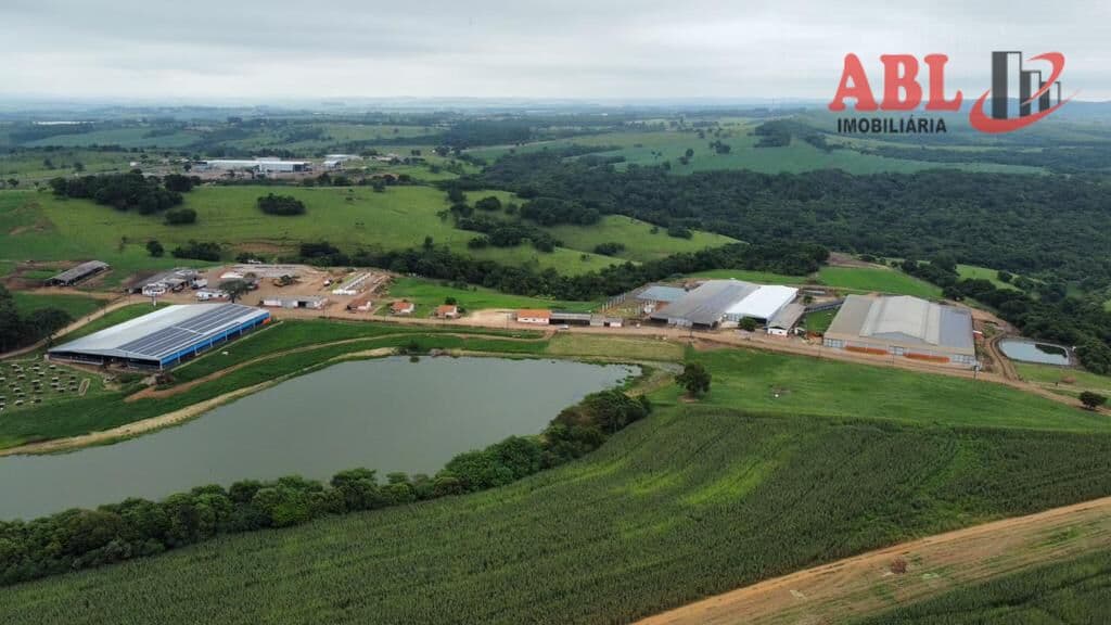 Fazenda/Sítios/Chácaras em Paranapanema - Centro