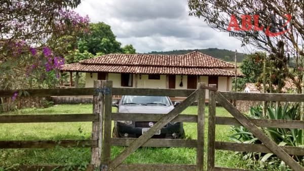 Fazenda/Sítios/Chácaras em São Tiago - Centro