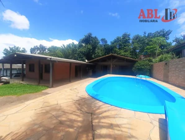 Casa 3 dorm. com Piscina Amplo Terreno em Gravataí