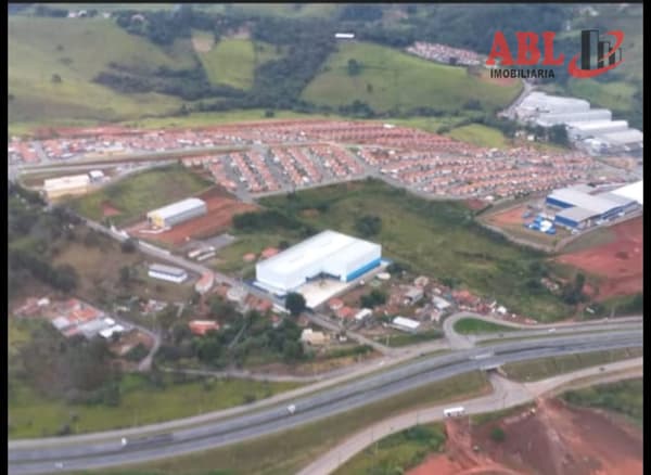 Galpão/Depósito/Armazém em Extrema - Centro