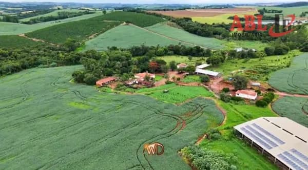 Fazenda/Sítios/Chácaras em Carmo do Rio Claro - Centro