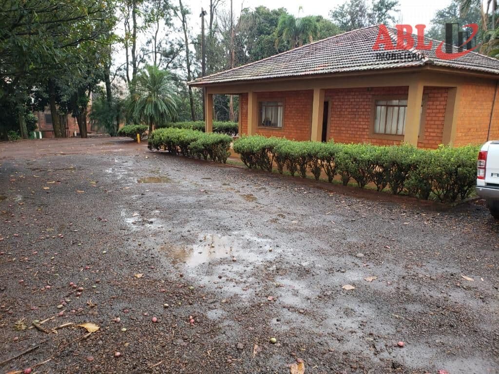 Fazenda/Sítios/Chácaras em Sertaneja - Centro