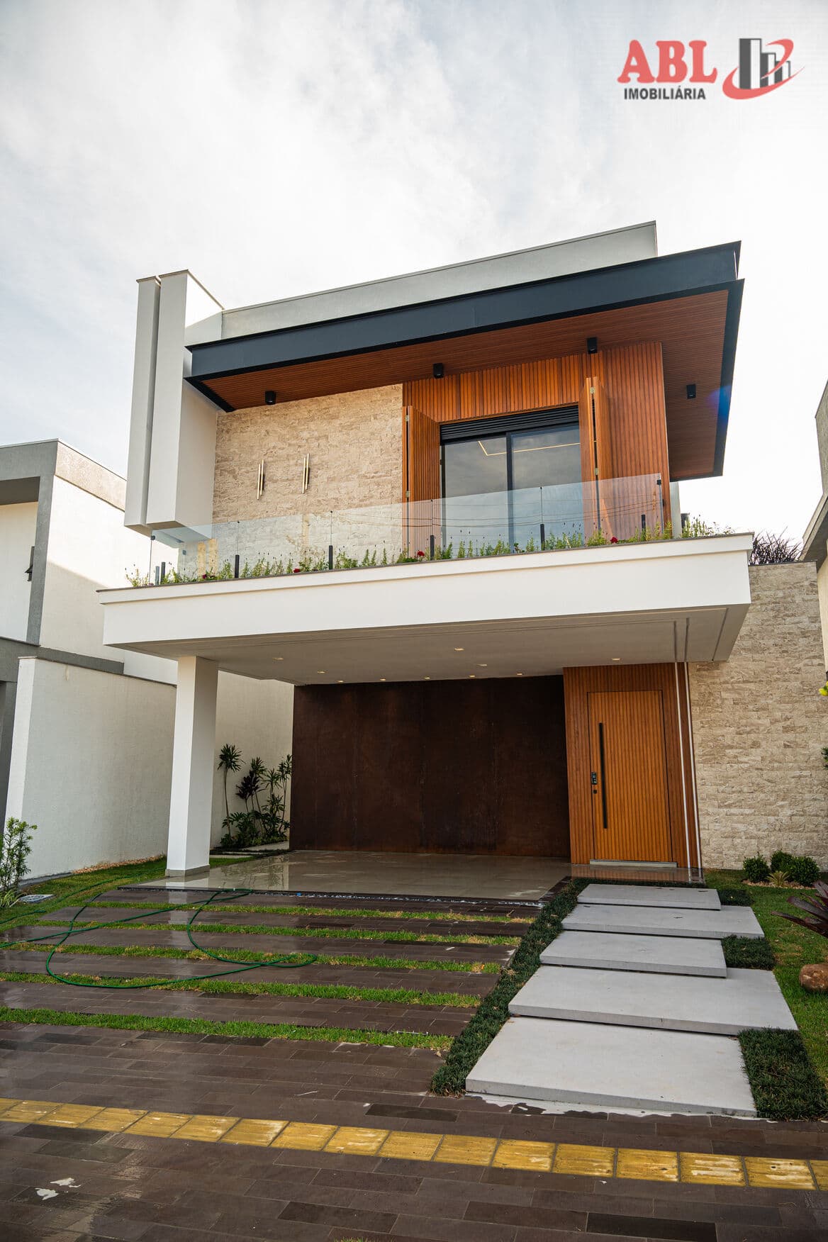 Casa Alto Padrão Sobrado à venda no bairro Centro - Gravataí/RS