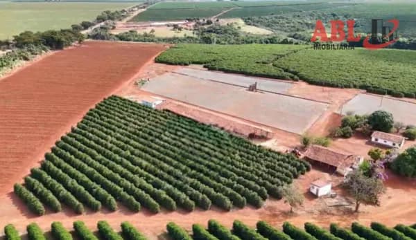 Fazenda/Sítios/Chácaras em Monte Carmelo - Centro