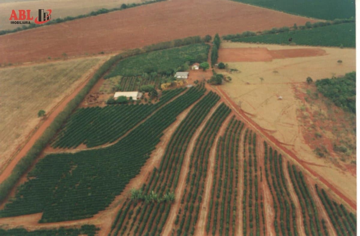 Fazenda para Venda em Centro Pratinha-MG
