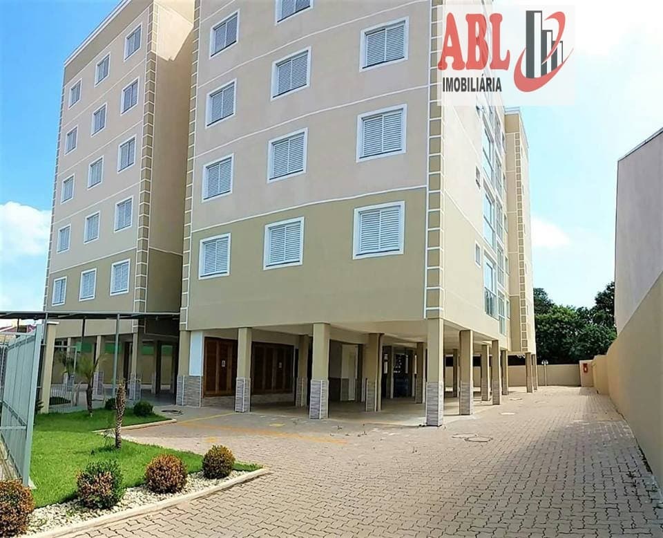 Apartamento com Três Dormitórios