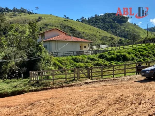 Fazenda/Sítios/Chácaras em Camanducaia - Centro