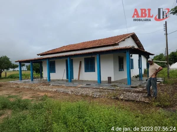 Fazenda/Sítios/Chácaras em Manga - Centro