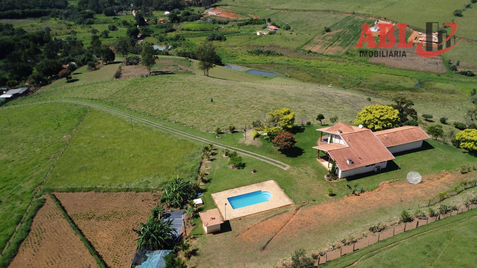 Fazenda/Sítios/Chácaras em Cambuí - Centro