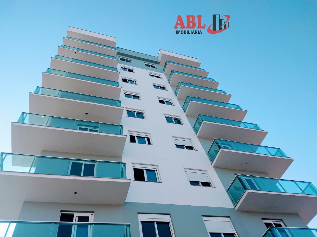Apartamento Padrão 3 dormitórios com Suíte em Cachoeirinha Sacada e churrasqueira