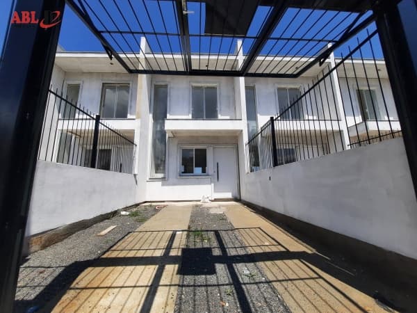 Sobrado Padrão 2 dormitórios com Pátio