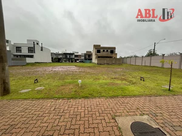 Terreno Plano em Condomínio Fechado Bella Vitta à venda no bairro Central Park - Cachoeirinha/RS