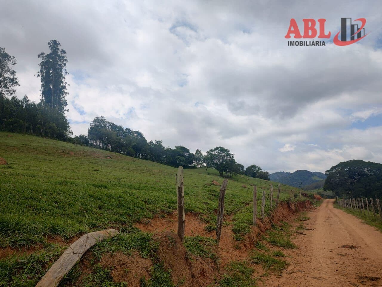 Fazenda/Sítios/Chácaras em Paraisópolis - Centro