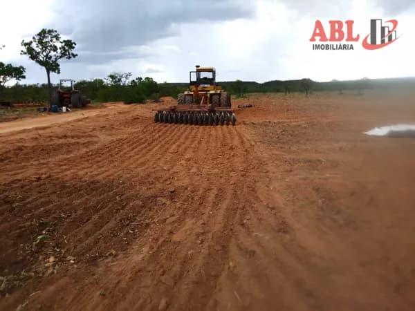 Fazenda/Sítios/Chácaras em Mambaí - Centro