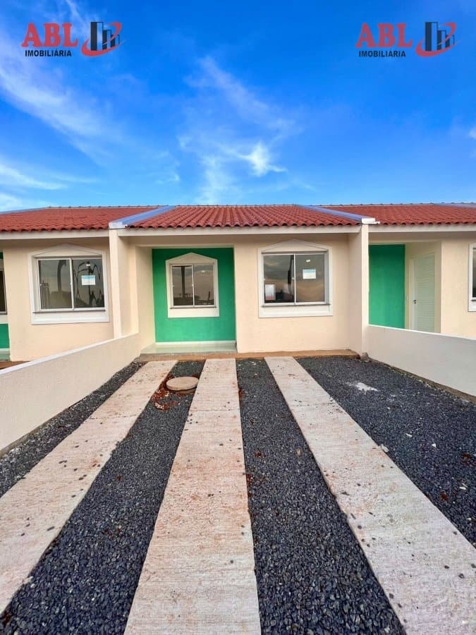 Casa Padrão 2 dormitórios com Pátio em Gravataí