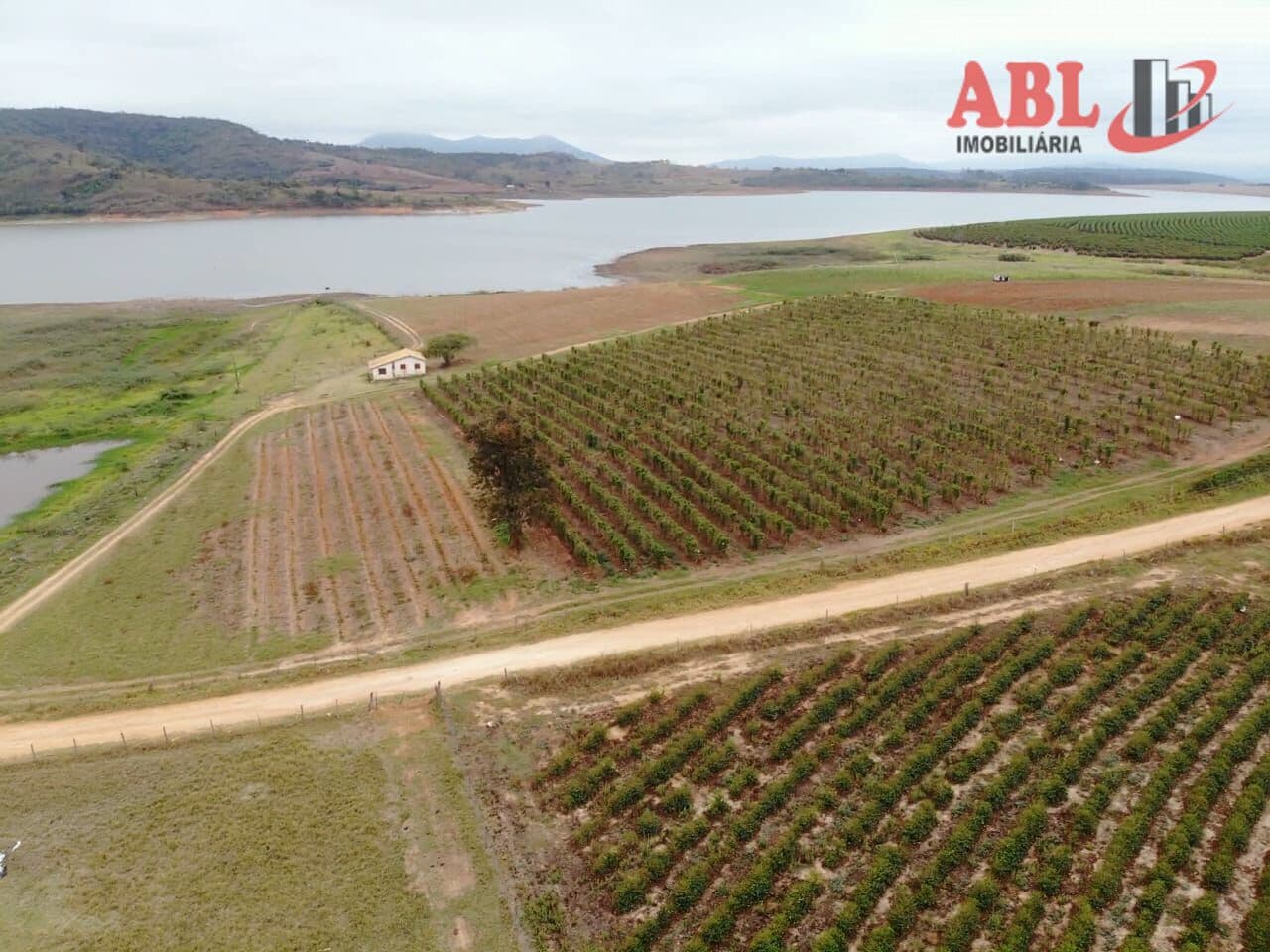 Fazenda/Sítios/Chácaras em Carmo do Rio Claro - Centro