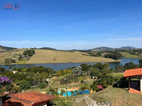 Sítio para Venda em Centro Piracaia-SP