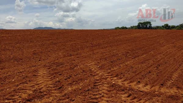Lote/Terreno em Estiva - Centro