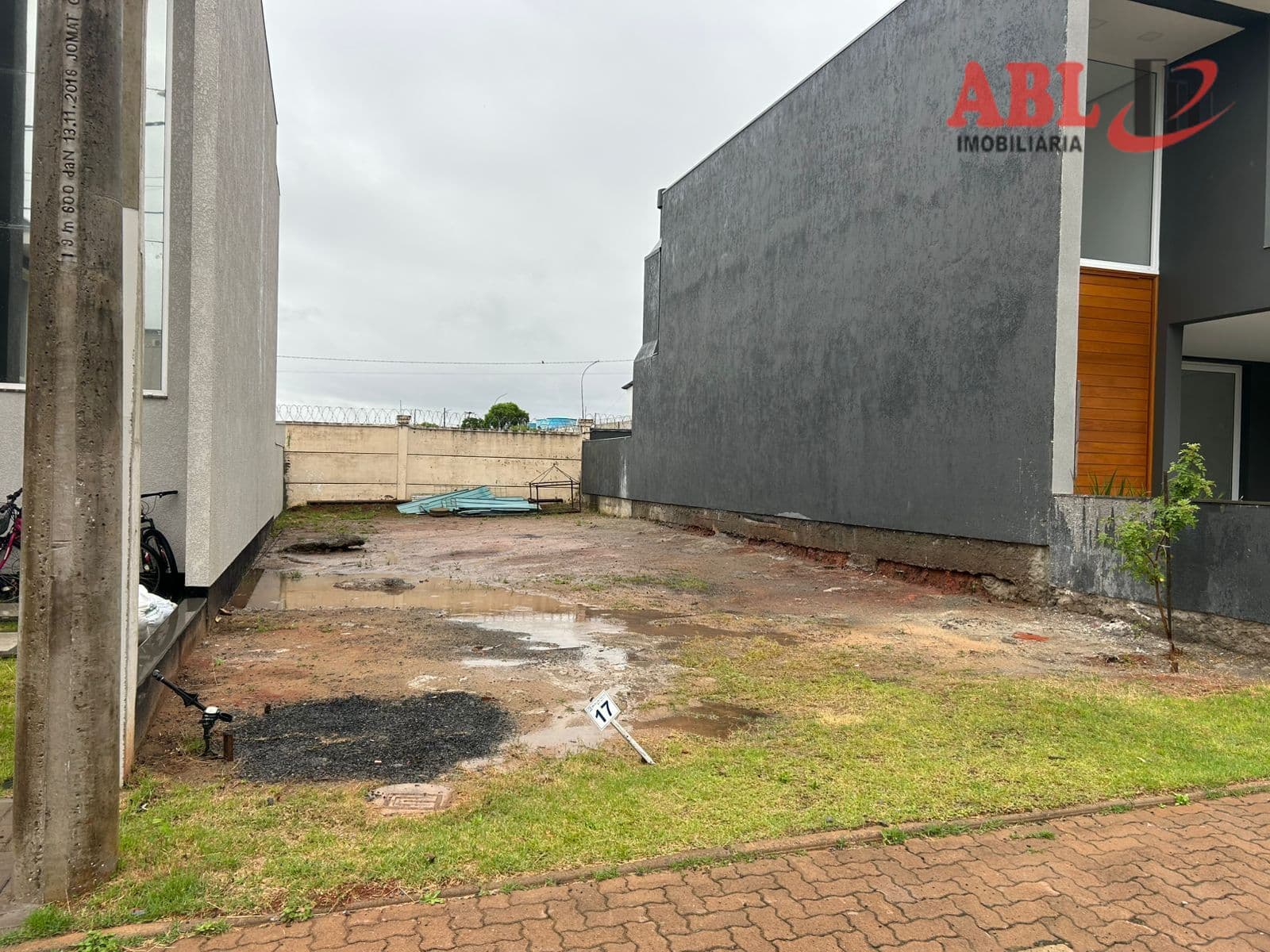 Terreno Plano em Condomínio Fechado Bella Vitta à venda no bairro Central Park - Cachoeirinha/RS