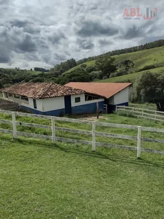 Fazenda/Sítios/Chácaras em Cruzália - Centro