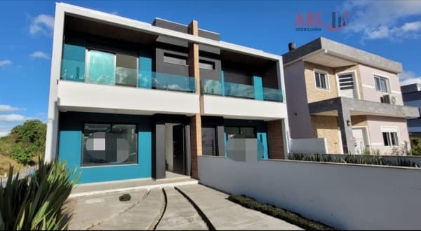 Sobrado Geminado para Venda em Mário Quintana Porto Alegre-RS