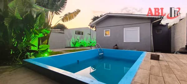 Casa Padrão Com Piscina